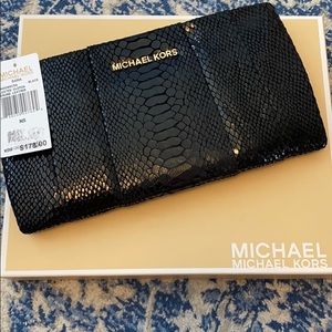 Michael kors clutch purse